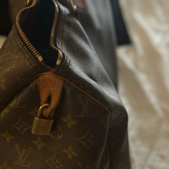 Louis Vuitton purse - Picture 6 of 8